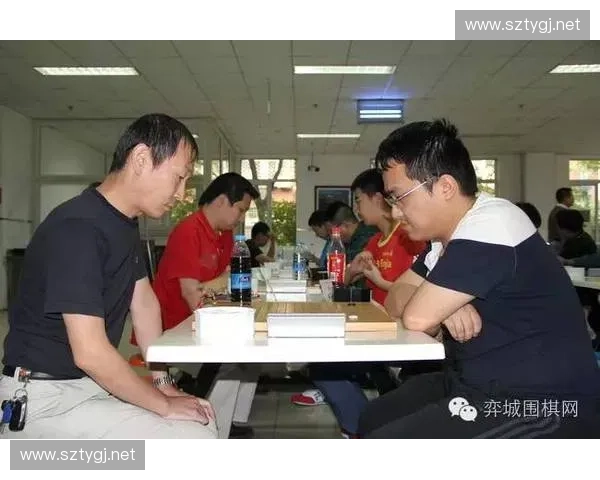 宜春足球联赛激战正酣各路豪强齐聚绿茵共谱城市体育新篇章